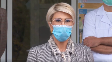 Raluca Turcan: Îi avem pe cei care se îmbolnăvesc de noul coronavirus, în acelaşi timp avem pacienţii care nu au fost infectaţi cu virusul SARS-CoV-2 şi aceştia trebuie să-şi găsească loc în spitale