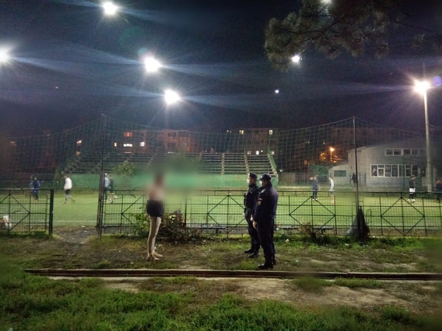 Dosar penal pentru un bărbat din Slobozia care a ieşit carantină pentru a merge să joace fotbal
