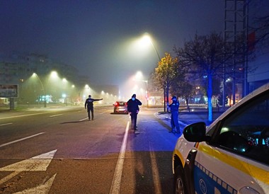 Amenzi de peste 300.000 de lei, date pentru nerespectarea măsurilor de prevenire şi combatere a răspândirii COVID-19; majoritatea, pentru nerespectarea interdicţiilor privind circulaţia pe timpul nopţii