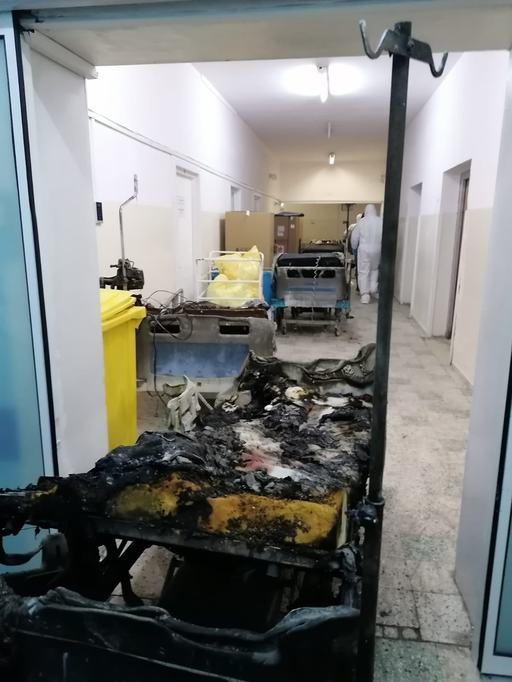 Unul dintre pacienţii transferaţi de la Neamţ în judeţul Iaşi a murit / Bărbatul nu are legătură cu incendiul din Secţia ATI