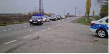 UPDATE - Dâmboviţa: Poliţiştii şi comisarii de mediu verifică mai mulţi agenţi economici din domeniul colectării de deşeuri feroase şi neferoase/ Ministrul Mediului: Şi ziua şi noaptea se ard deşeuri, fapt care generează poluare - VIDEO