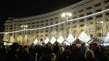 Nicuşor Dan, despre luminiţele de sărbători: Valoarea contractului încheiat este de 9 milioane lei. S-au executat lucrări pe 90% din ce prevedea el. O să avem aceeaşi decorare a străzilor pe care am avut-o anul trecut
