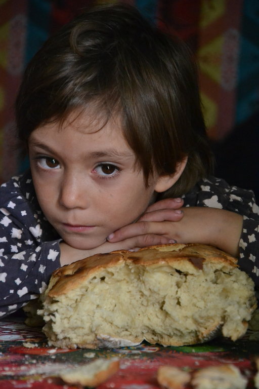 Bunăstarea copiilor din mediul rural în 2020 - Unu din 10 copii se duce la culcare flămând, unu din 5 copii nu este fericit. Igienă încă precară şi acces redus la sistemul sanitar