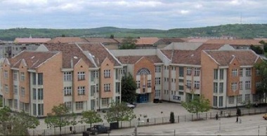 Toţi profesorii unui colegiu din Oradea au primit tablete grafice cumpărate din banii economisiţi la plata utilităţilor de când cursurile sunt predate online
