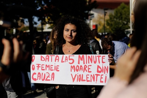 IGPR: Peste 7.000 de ordine de protecţie provizorii emise anul acesta în cazuri de violenţă în familie, peste 60% fiind pentru lovire