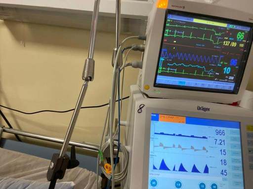 Medic vindecat de coronavirus: Toate spitalele sunt pline, la capacitate maximă/ Despre angajaţii din sistem: Unul câte unul vor cădea; sunt obosiţi, tracasaţi, costumaţi din cap până în picioare şi asta în timp ce unii nu suportă masca


