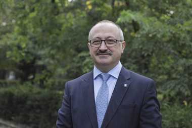 Secretarul general al Guvernului: Cu respectarea măsurilor de protecţie sanitară, slujbele de Crăciun se pot desfăşura atât în interiorul, cât şi în afara bisericilor
