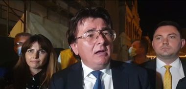 Fostul primar al Timişoarei, Nicolae Robu, a fost infectat cu SARS CoV-2: Am încasat virusul în una din ultimele zile de mandat. Asta aşa, ca să nu plec “cu mâna goală”, nu?!
