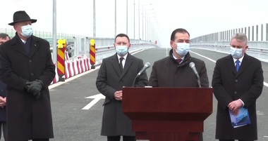 Orban: Mâine se va semna contractul de finanţare pentru apă şi canal pe judeţul Bacău. În ceea ce priveşte înfiinţarea de distribuţii de gaz, noi am demarat apelul de proiecte