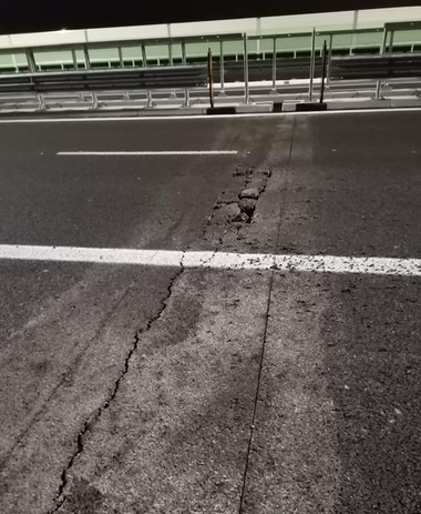 Orban, despre problemele de pe Tronsonul de autostradă A7 - E o defecţiune la un rost care va fi remediată în cel mai scurt timp/ Nu avem  obiceiul să ţinem tronsoanele de infrastructură pe care se poate da drumul la circulaţie ca muzeu