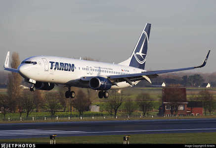 TAROM, despre o cursă Bucureşti - Londra: Aeronava a fost întoarsă pe Aeroportul „Henri Coandă” după identificarea unei indicaţii neconforme / Pasagerii vor fi transferaţi către un alt avion