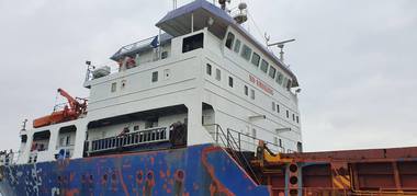 Navă cu 12 navigatori sirieni la bord, abandonată în Portul Constanţa. Marinarii sunt neplătiţi de peste un an, iar proviziile sunt pe sfârşite 