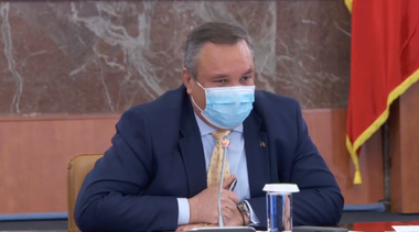 Ciucă, la Comandamentul de Iarnă: La nivelul fiecărei prefecturi au fost acoperite toate sarcinile pe care le aveaţi în acest sens/ Este nevoie ca, indiferent de situaţie, să fim pregătiţi şi să avem oameni în măsură să intervină cât se poate de oportun