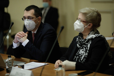 Vlad Voiculescu, despre criza COVID-19: Este critic să fie îmbunătăţită comunicarea publică, este critic ca românii să respecte regulile deja transmise de autorităţi/ Nicio măsură nu poate fi exclusă, este vorba de sănătatea populaţiei