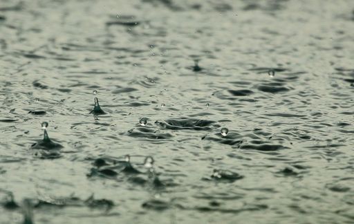 Ministerul Mediului: În următoarele zile debitele vor fi în general în creştere/ Până în 12 ianuarie, ploile se vor transforma în lapoviţă şi ninsoare, chiar şi în zonele joase/ Între 13 - 16 ianuarie se va instala o masă de aer rece peste ţara noastră