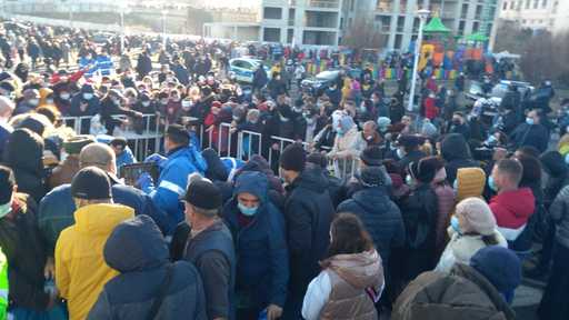 IPS Teodosie: Sărbătorile niciodată nu pot fi ocolite, restricţionate/ Nădăjduim ca după această sărbătoare, luând apă sfinţită, să se depărteze de la noi toată boala, toată neputinţa, toată necredinţa, căci şi din necredinţă vine boala - FOTO, VIDEO