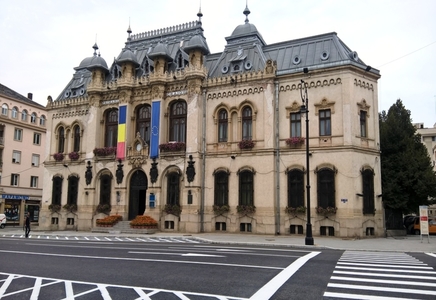 Primăria Craiova menţine reducerea de 50% a impozitului pe clădirile nerezidenţiale în care au loc servicii turistice