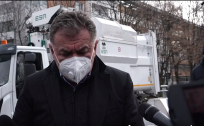Primarul din Piteşti reclamă că intră apă în majoritatea containerelor îngropate, destinate colectării deşeurilor, la nici două luni de la recepţia lucrărilor