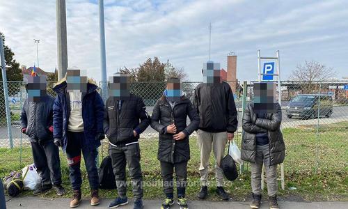 18 cetăţeni străini, ascunşi în automarfare, depistaţi de poliţiştii de frontieră din judeţele Bihor şi Arad | VIDEO - FOTO