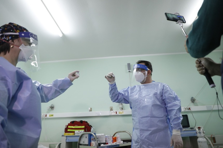 Personalul Spitalului de Boli Infecţioase din Timişoara primeşte doza de rapel a vaccinului împotriva COVID-19 | VIDEO
