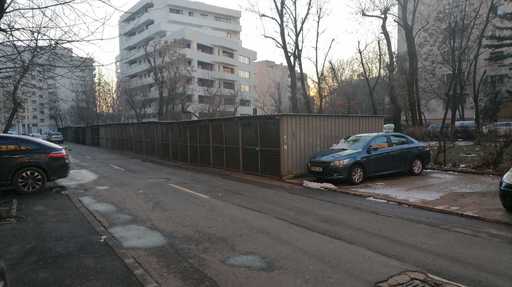 Primăria Sectorului 5 a început somarea persoanelor care deţin garaje pe domeniul public | FOTO