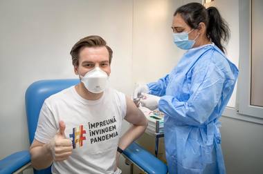 Vicepreşedintele Comitetului de coordonare a vaccinării anunţă că a primit prima doză de vaccin:  Vaccinul anti-COVID reprezintă singura speranţa de a ne reîntoarce cât mai curând la bucuria vieţii pe care o aveam înainte
