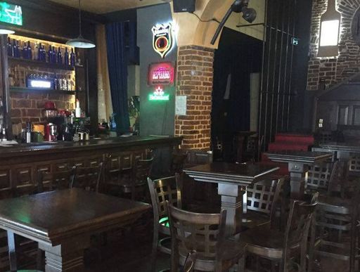 Începând de luni, cafenelele, restaurantele, sălile de teatru şi de cinematograf din Bucureşti se redeschid la 30% din capacitate