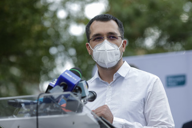 Vlad Voiculescu, întrebat despre demisie în urma incendiului de la Matei Balş: Cred că, în general, demisiile, respectiv concedierile, ar trebui să aibă legătură directă cu responsabilităţile dintr-un caz sau altul
