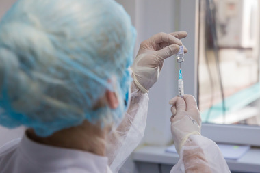 Iaşi: Două echipe mobile urmează să vaccineze peste 550 de persoane înscrise de către medicii de familie şi care nu se pot deplasa la centre