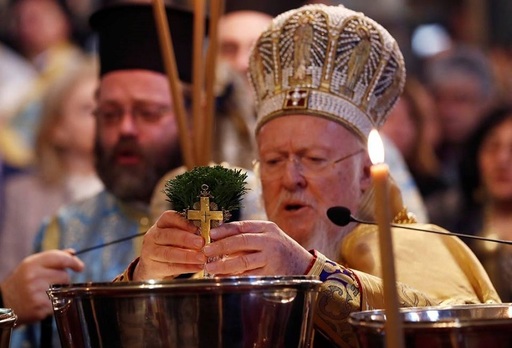 Patriarhul Constantinopolului, mesaj în urma incendiului de la "Matei Balş": "Suferim împreună cu Biserica soră a României"