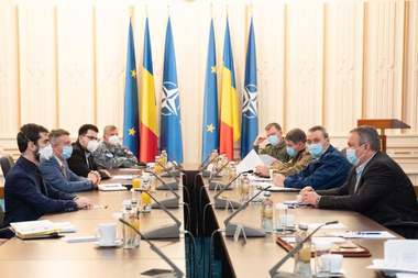 Nicolae Ciucă: În 2020, MApN a efectuat plăţi directe către operatori din economia naţională în valoare totală de peste 1,5 miliarde de lei. De asemenea, s-au făcut plăţi pentru lucrări de infrastructură de circa 750 de milioane de lei