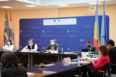 Dezbateri publice organizate de Ministerul Investiţiilor şi Proiectelor Europene pe teme privind susţinerea tinerilor şi dezvoltarea rurală, pentru actualizarea PNRR / Discuţiile continuă marţi