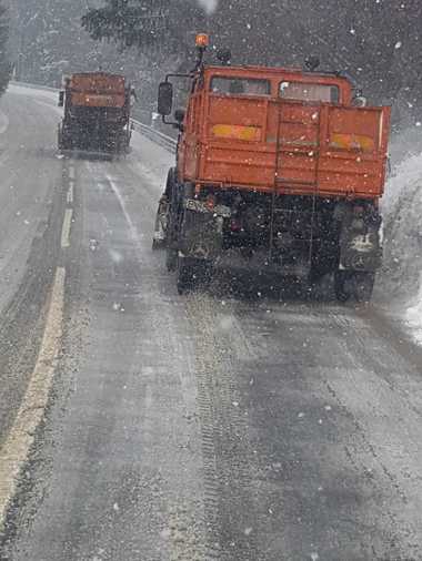 UPDATE - Infotrafic anunţă ninsoare slabă pe mai multe artere din judeţele Bihor, Alba, Maramureş, Satu Mare, Mureş, Iaşi şi Suceava / Restricţii de tonaj ridicate în Botoşani 