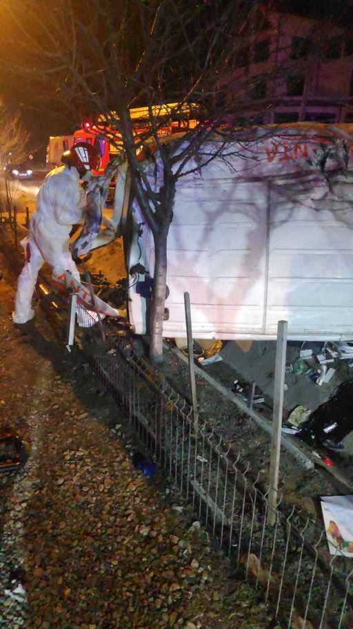 Vrancea: Pacienta care a murit în accidentul în care a fost implicată o ambulanţă era intubată, având o formă severă de coronavirus / Medicul de pe salvare, în stare gravă la spital 