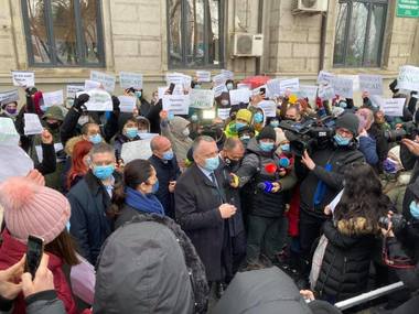 Cîmpeanu, despre Colegiul "Gheorghe Şincai": Îmi exprim convingerea că în foarte scurt timp şcoala va avea o altă conducere care să manifeste mai multă competenţă în a apăra drepturile elevilor şi profesorilor decât se întâmplă în acest moment