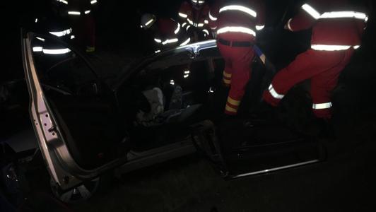 Dolj: Două persoane au murit în urma impactului între o maşină şi o căruţă - FOTO