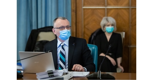 Sorin Cîmpeanu: Sunt 2.326 de clase care funcţionează în sistem online dintr-un total de 136.000 de clase 