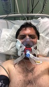 Pacient externat din Secţia ATI Covid a Spitalului Judeţean Sibiu: Nu am fost sedat nici măcar o oră în cele 17 zile / Pacient recalcitrant, care şi-a scos în mod repetat perfuziile şi a lovit cadrele medicale ce încercau să-l ajute, calmat cu empatie