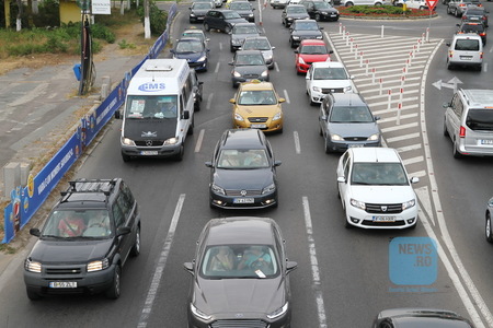 "Vinerea Verde", campania care încurajează utilizarea transportului alternativ pentru deplasarea la şi de la serviciu, lansată de Ministerul Mediului/ Mai mulţi miniştri merg la serviciu cu metroul sau cu maşina electrică
