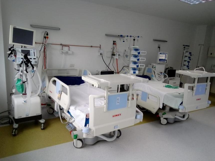 Şase noi paturi ATI sunt disponibile, la Timişoara, pentru pacienţii cu COVID-19. Se deschid şi noi centre de vaccinare
