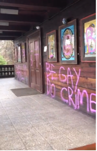 Biserica din Parcul IOR, vandalizată. Purtătorul de cuvânt al Patriarhiei: Toleranţa clamată isteric de nucleele ideologice ale LGBT, mai recent BLM sau ANTIFA, loveşte din nou - VIDEO