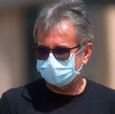 Medicii, despre perspectiva reducerii veniturilor - Dorel Săndesc: Comunitatea ATI are soluţia - demisia în bloc şi organizarea ca grup care oferă servicii spitalelor / Beluşica: Personalul din secţiile COVID va migra / Reacţia ministrului Sănătăţii 