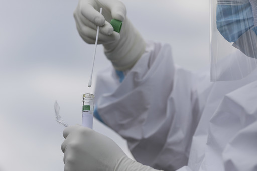 Barna, despre folosirea de teste din salivă pentru depistarea COVID-19: În măsura în care INSP confirmă validitatea acestui tip de testare, urmează apoi o achiziţie prin ONAC/ Noi nu suntem împotrivă 