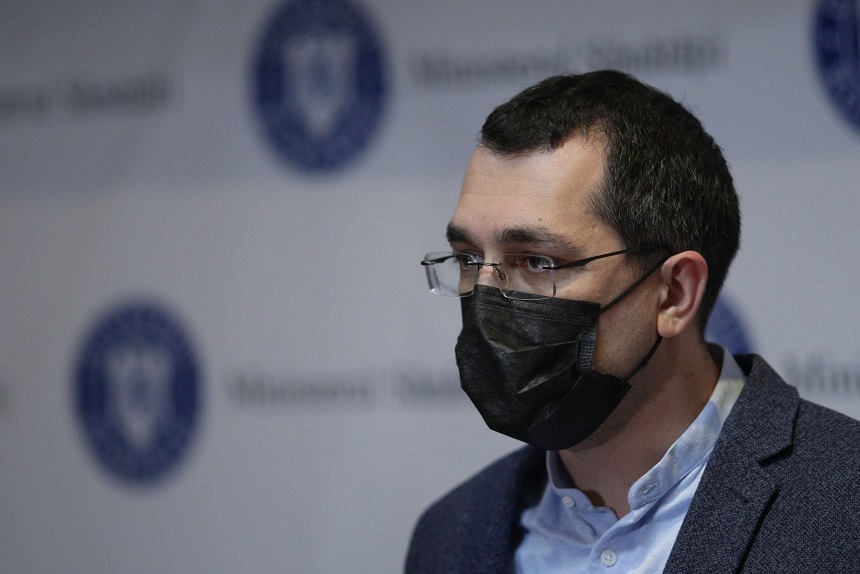 Vlad Voiculescu: Încă ne aflăm într-un moment foarte greu al pandemiei; fiecare efort ne aduce mai aproape de revenirea la normalitate / Pandemia ne-a arătat că sănătatea nu depinde doar de sistemul medical, ci de întreaga comunitate