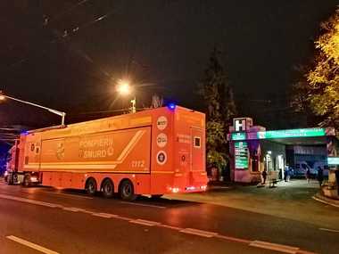 Unitatea mobilă de terapie intensivă aflată la "Victor Babeş" în care trei pacienţi au murit în urma unei defecţiuni este cea care a funcţionat în curtea Spitalului Judeţean de Urgenţă Ploieşti şi care a mai avut probleme tehnice