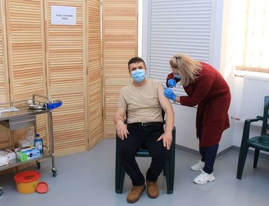 Ministerul Apărării creşte capacitatea de vaccinare a populaţiei generale, prin pregătirea a 20 de centre mobile pentru imunizarea persoanelor din zone greu accesibile sau din mediul rural / Va creşte şi capacitatea de vaccinare în centrele deja deschise