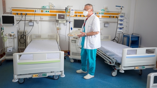 Spitalul Militar Central operaţionalizează o nouă secţie ATI COVID-19 formată din 14 paturi - FOTO

