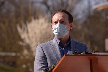 UPDATE - Cîţu: Au fost operaţionalizate încă 12 paturi la Terapie Intensivă şi la nivel naţional acum, în acest moment, sunt 20 de paturi libere/ Totuşi, situaţia pentru Terapie Intensivă rămâne tensionată/ Mai avem 40-50 de paturi până la 1.600
