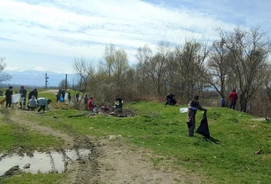 Campania de curăţenie „Mănuşa de Aur” - Aproximativ 5.000 de voluntari şi 28 de localităţi din zona Ţării Făgăraşului