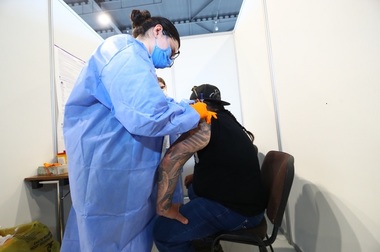 Aproape 4.000 de oameni s-au vaccinat anti-COVID la Maratonul Vaccinării de la Timişoara. Evenimentul este în desfăşurare - FOTO
